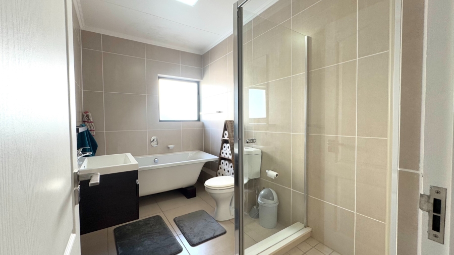 To Let 2 Bedroom Property for Rent in De Velde Western Cape